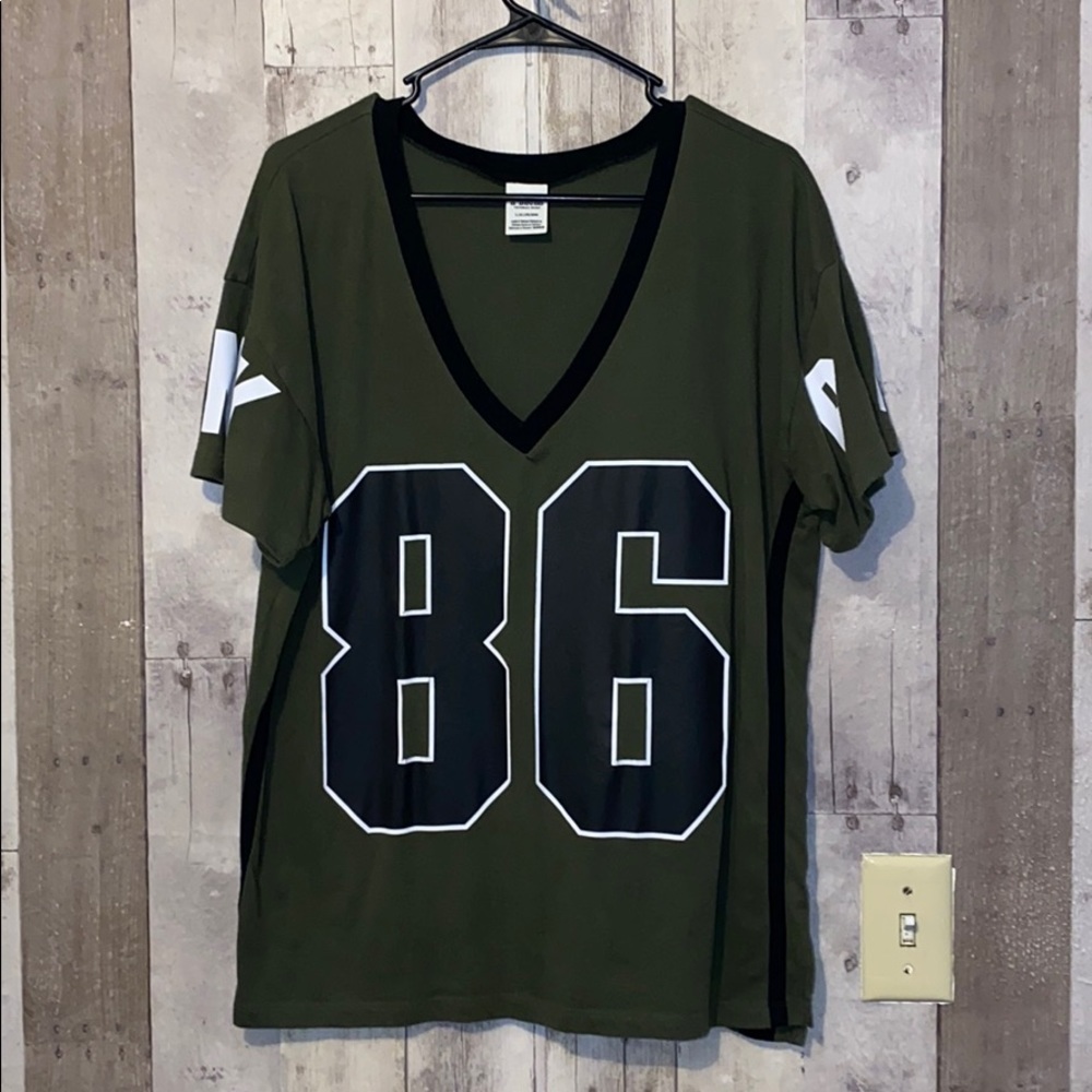 ARMY GREEN VS TOP!